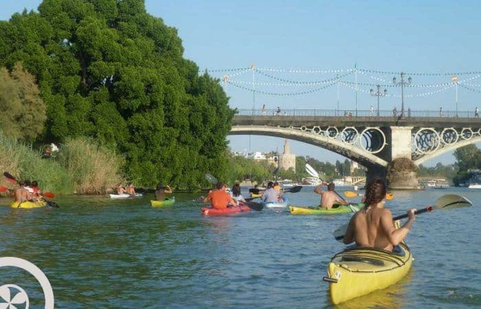 puente de triana kayak sevilla tour