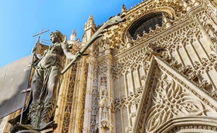 seville-alcazar-cathedral-giralda-guided-tour