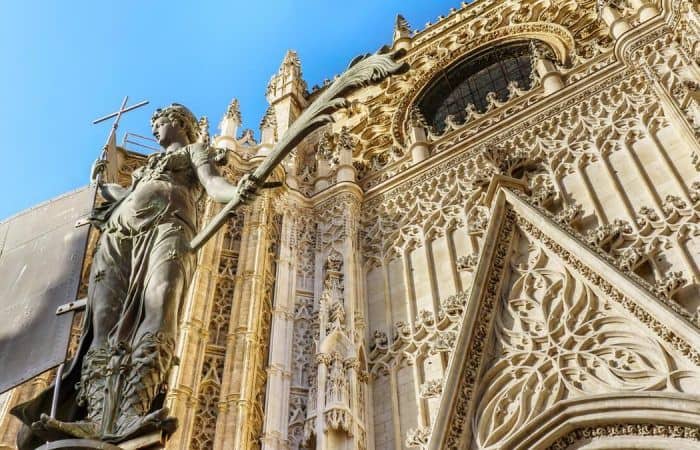 seville-alcazar-cathedral-giralda-guided-tour